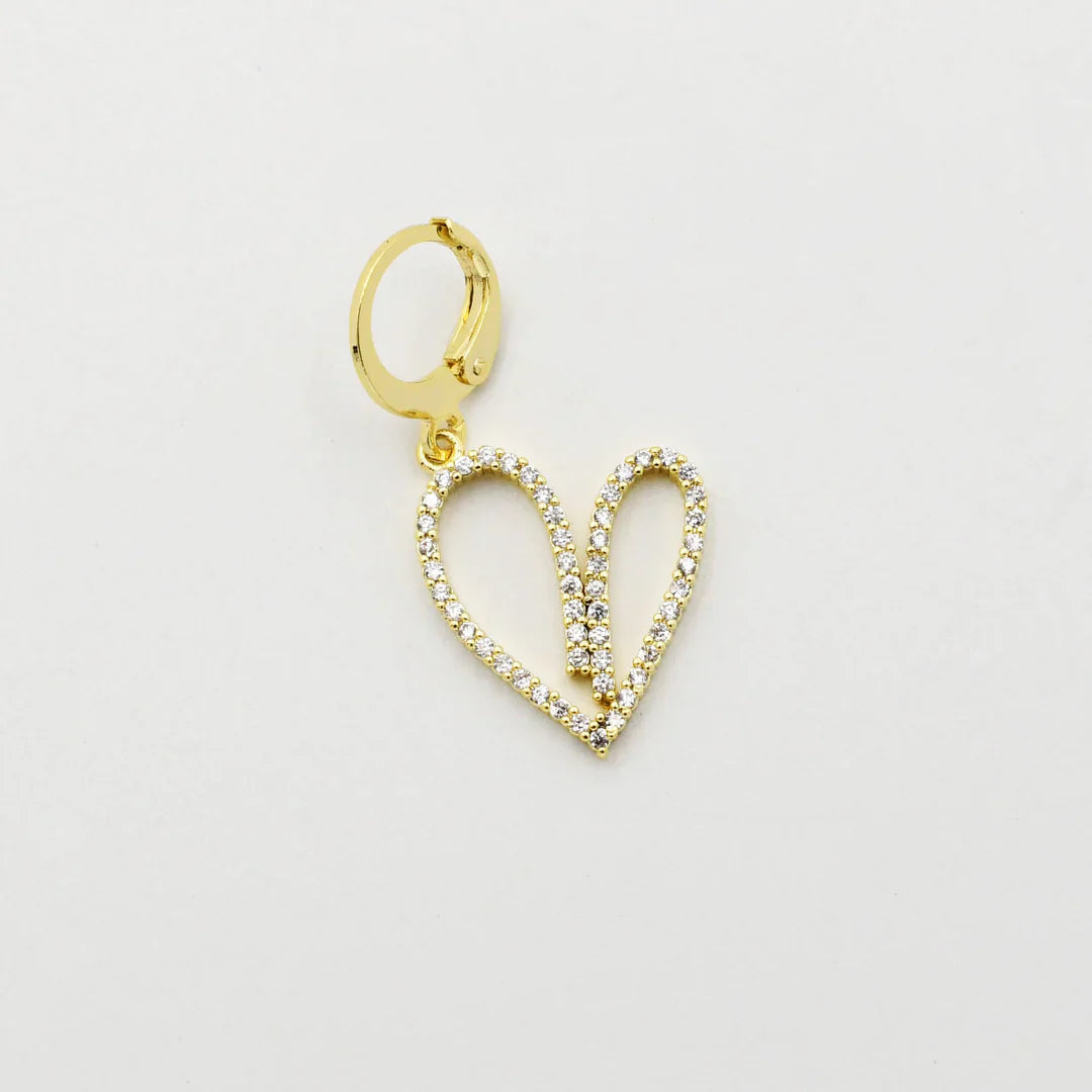 Treasure Jewels: Heart Tracing Gold Charm
