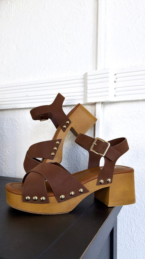 The Classic Stud Heel, Cognac