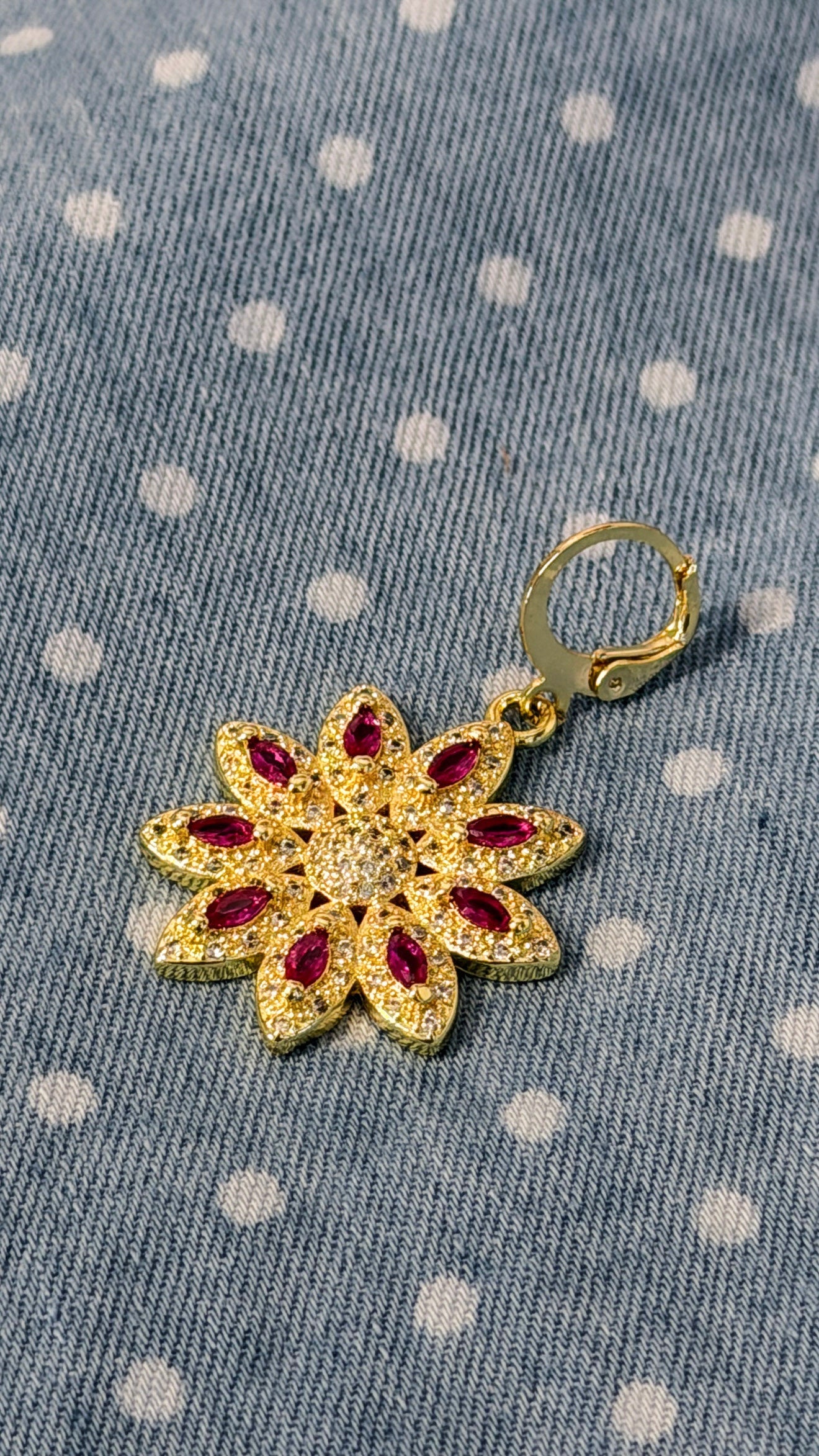 Treasure Jewels: Pink Gem Poinsettia