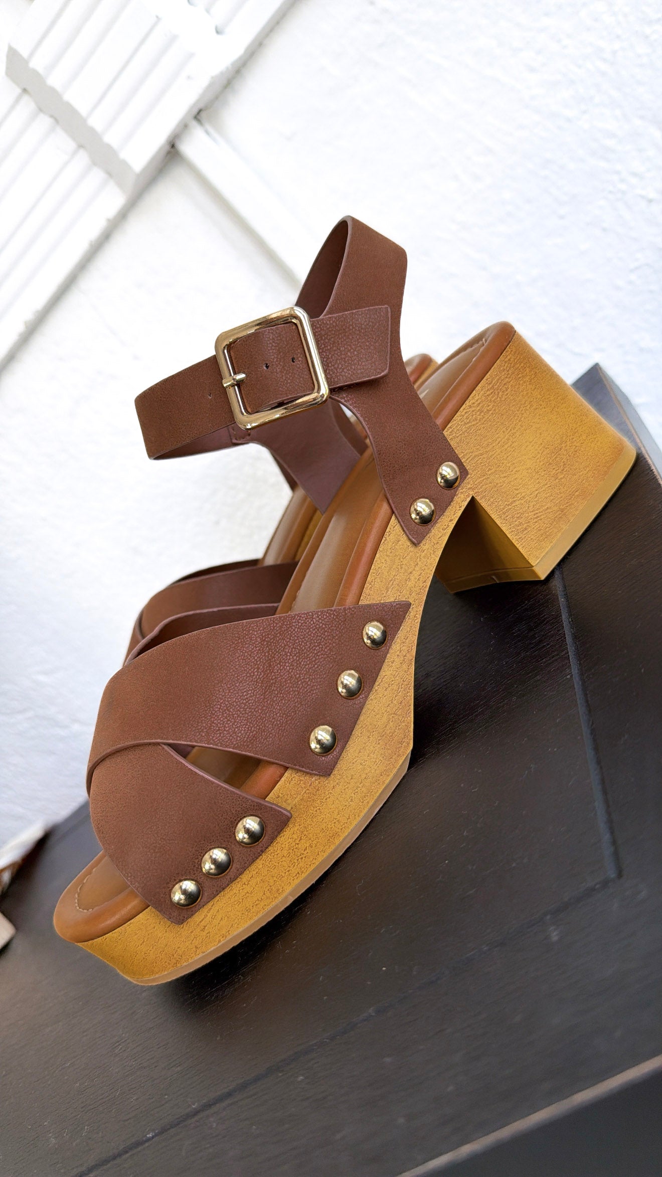 The Classic Stud Heel, Cognac