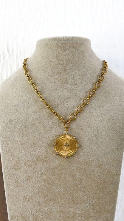 Solamour Necklace