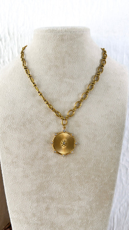 Solamour Necklace