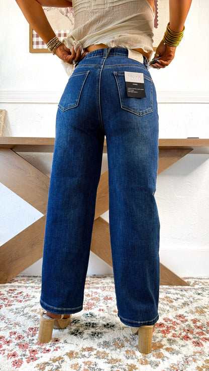 Rome Curve Barrel Jean, Dark Wash