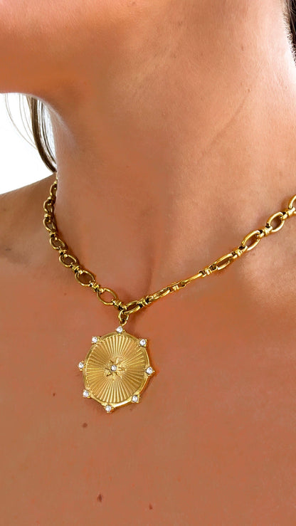 Solamour Necklace