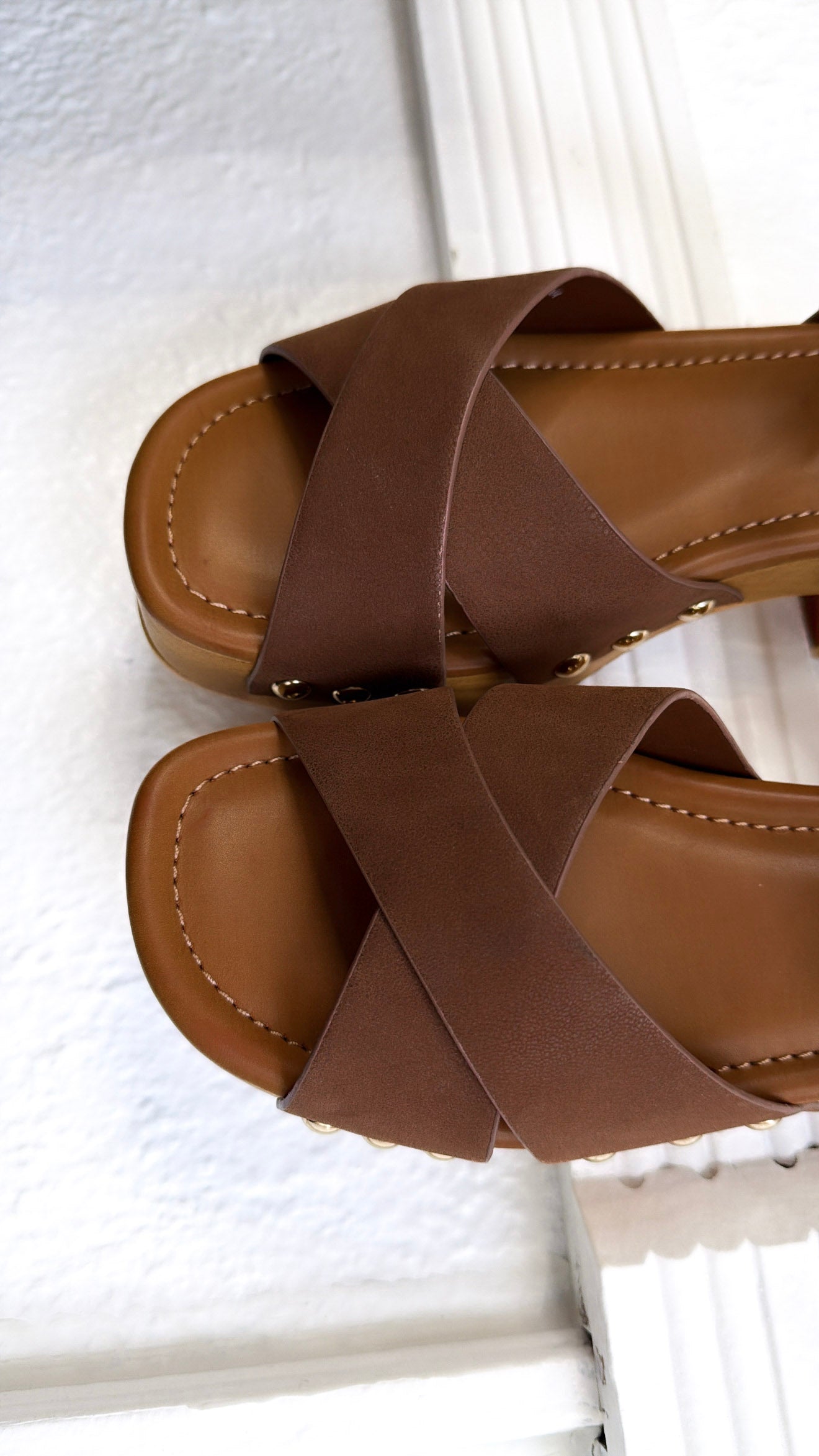 The Classic Stud Heel, Cognac