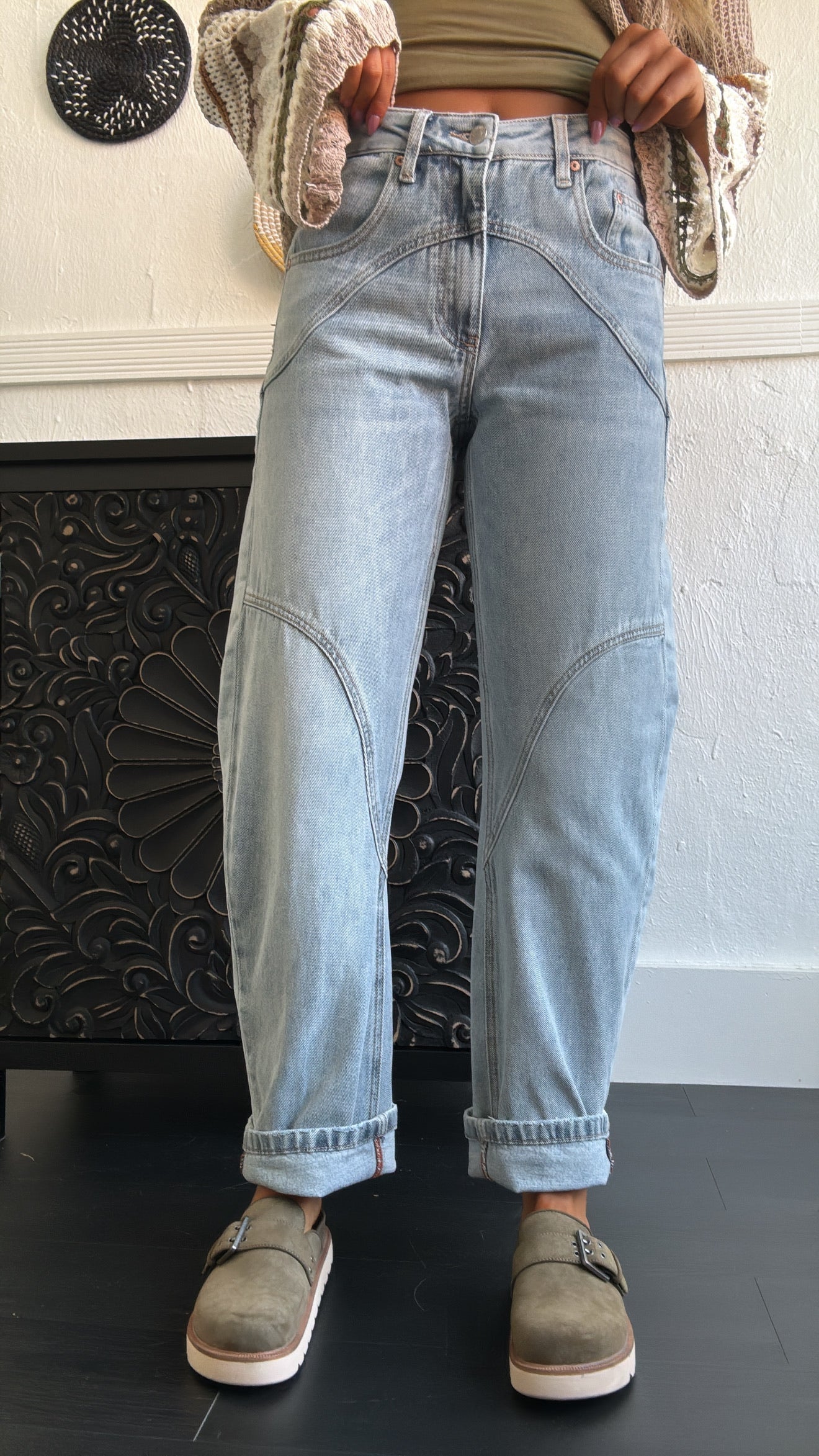 SAIGE: Studio Ready Barrel Jeans, Medium Light