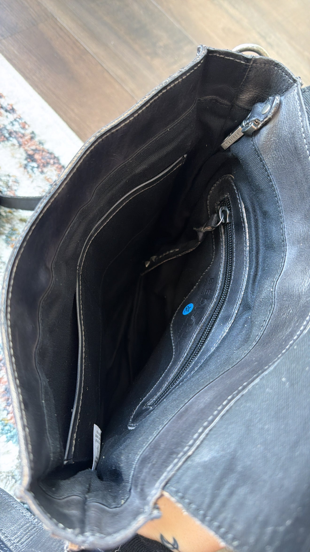 Venice Beach Crossbody, Black Rustic