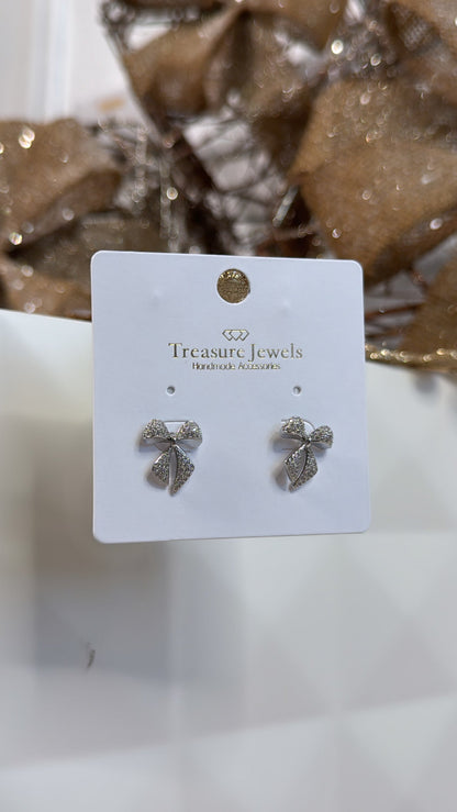 Treasure Jewels: Twinkle Bow Earring Silver