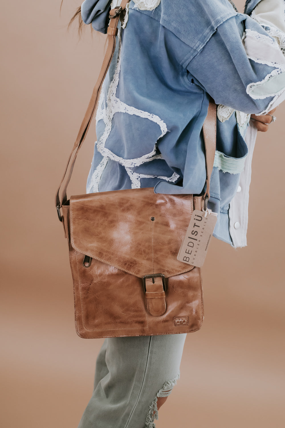 Venice Beach Crossbody, Tan Rustic