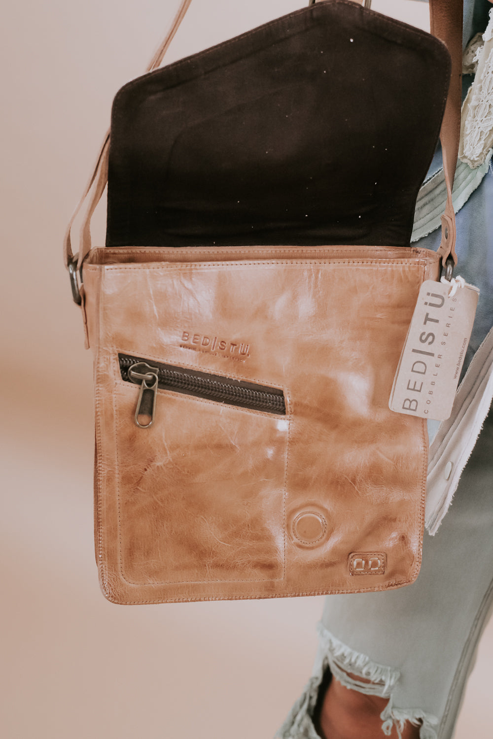 Venice Beach Crossbody, Tan Rustic